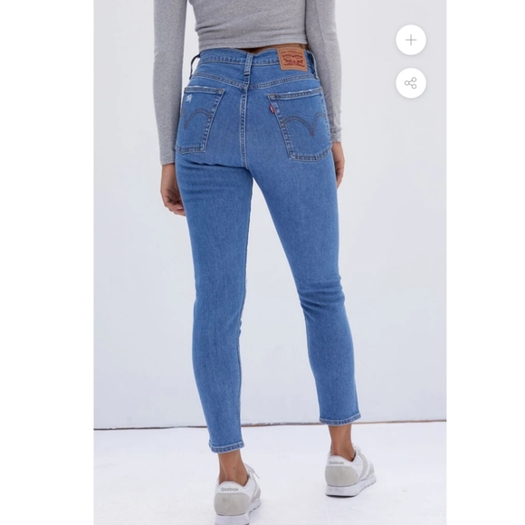 Levi's WEDGIE High Rise Skinny Jeans - Picture 3 of 10